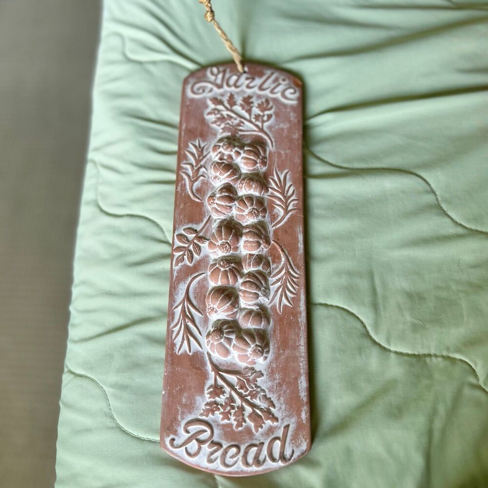 VTG Rustic Pottery Garlic Bread Warmer Wall Hanging Sign Accent - Picture 6 of 8